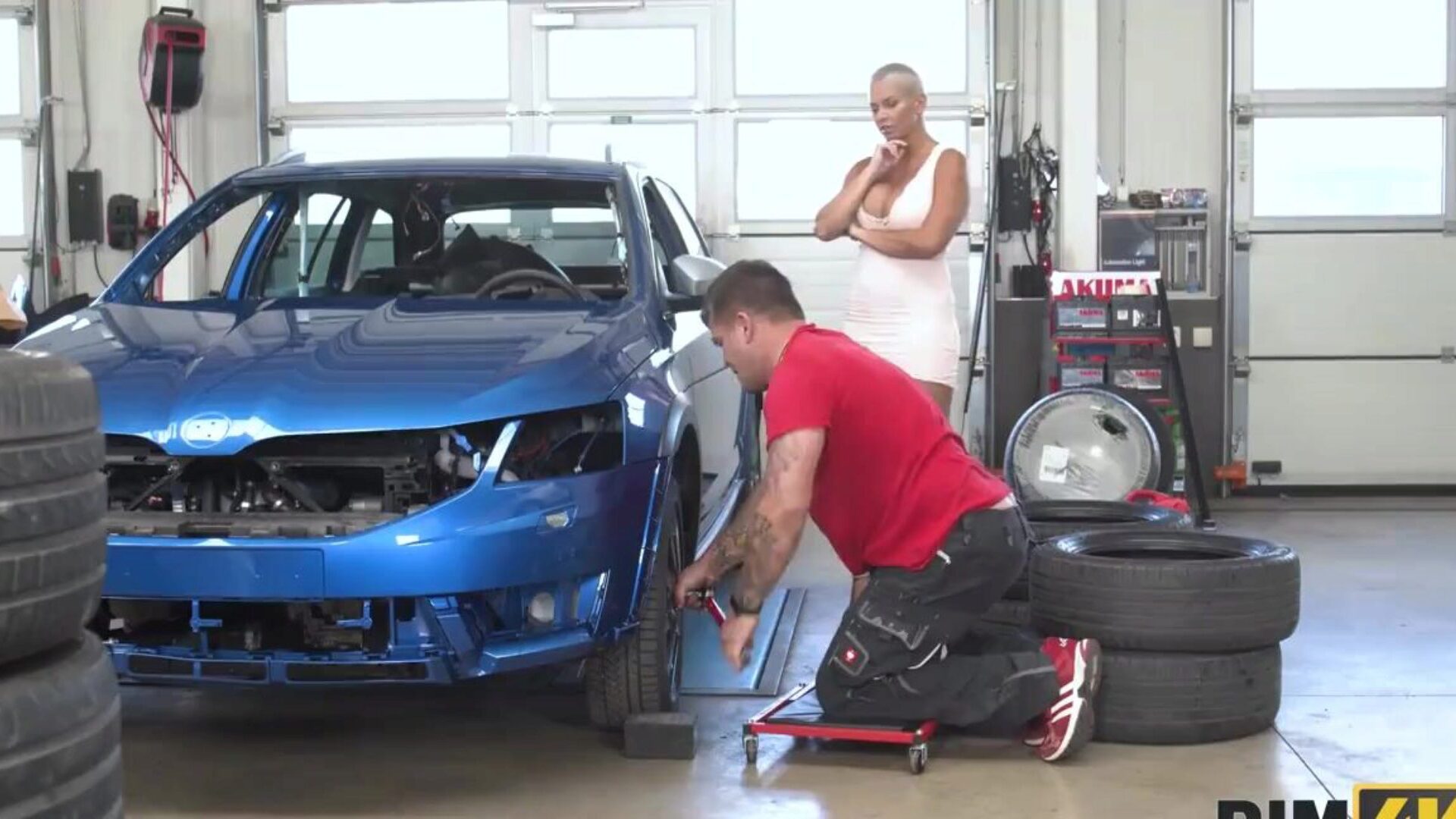 RIM4K. Gorgeous girl Helen worships cock and asshole of mechanic