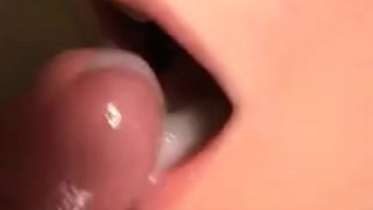 He pops in her throat